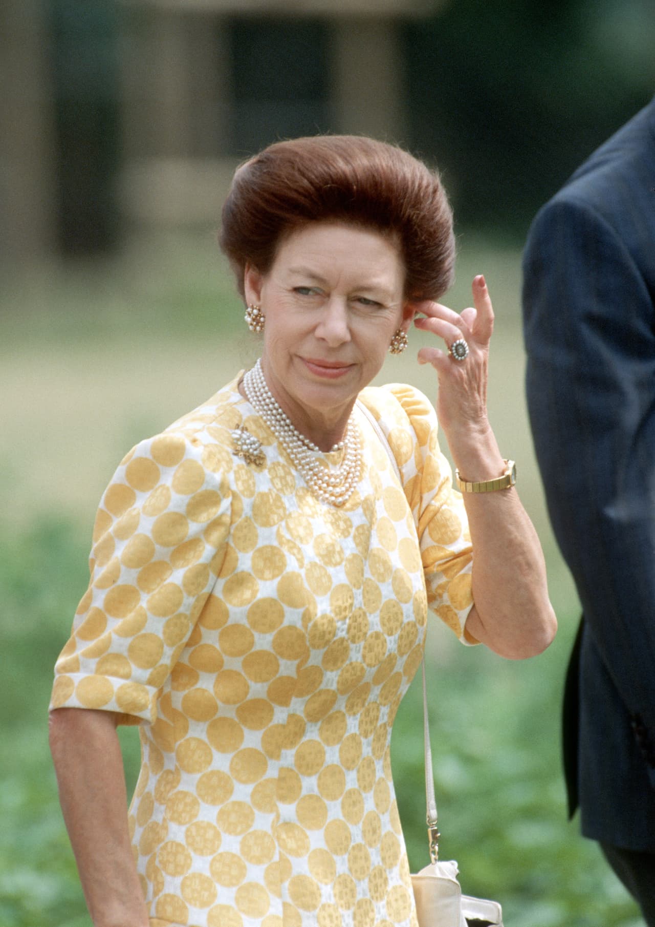 "Ella también me dijo que su boquilla para cigarro era más un arma para expresarse que para lo que realmente le servía y pensé: 'Oh, esa es buena...'", dijo.
<br>