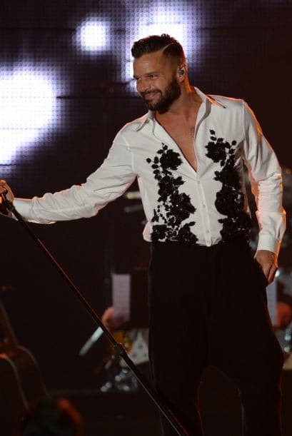 Miguel Bosé la Persona del Año en Latin GRAMMY 2013 fue homenajeado por los grandes de la música. Santiago Cruz, Alex Cuba, Gianmarco, Natalia Lafourcade, Pablo Alborán, Juan Campodónico, Jesse & Joy, Juanes, Illya Kuryaki, Ricky Martin, Laura Pausini, Draco Rosa, Alejandro Sanz, Ximena Sariñana, Julieta Venegas y Carlos Vives, honraron a Bosé.