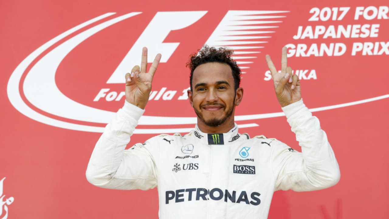 Lewis Hamilton se disculpa por ridiculizar a su sobrino por vestir disfraz de princesa