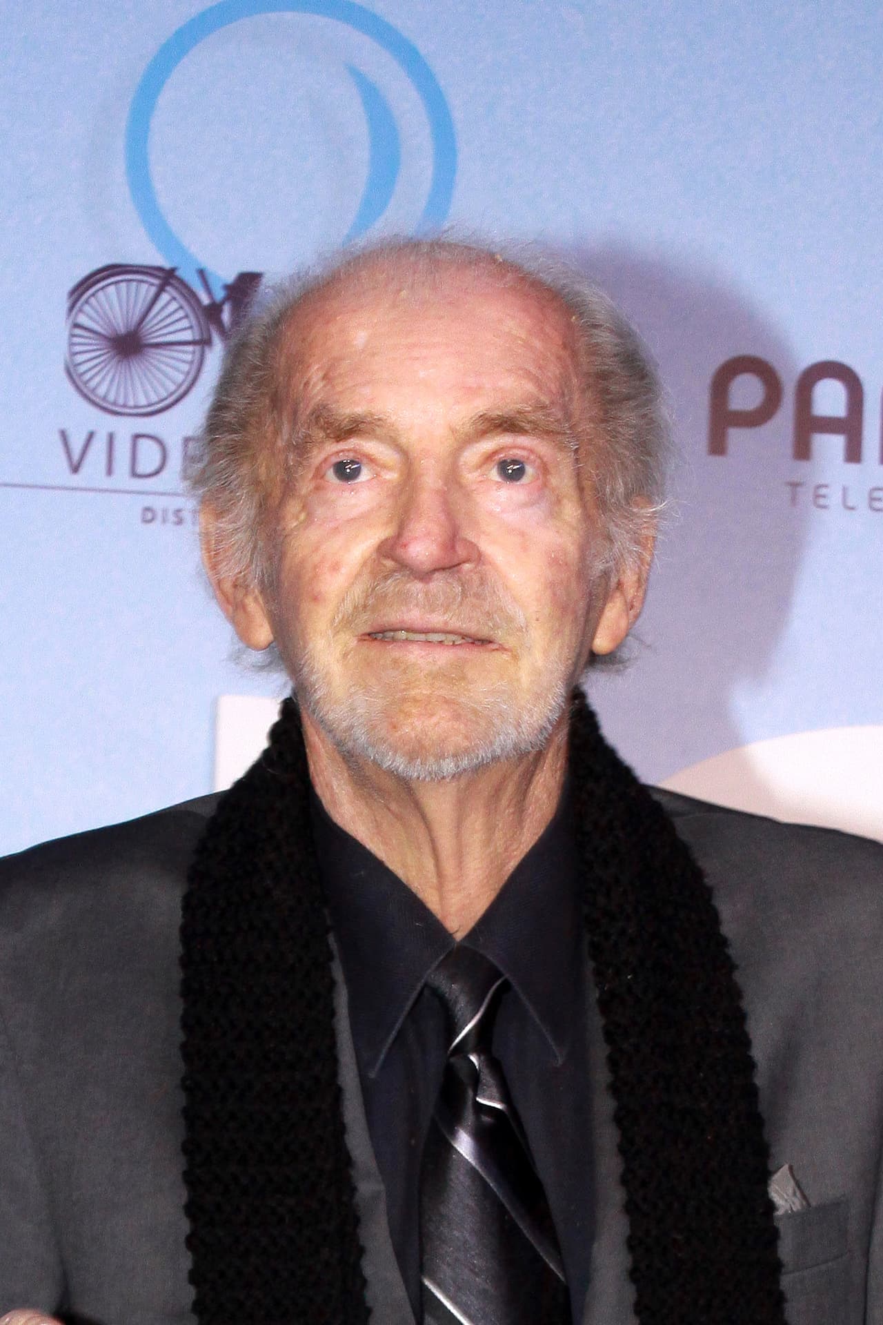 <b><a href="https://www.univision.com/shows/el-gordo-y-la-flaca/muere-el-primer-actor-fernando-lujan-a-los-79-anos-video">Fernando Luján murió el pasado viernes, 11 de enero,</a></b> a consecuencia del EPOC, que es una enfermedad pulmonar obstructiva crónica.