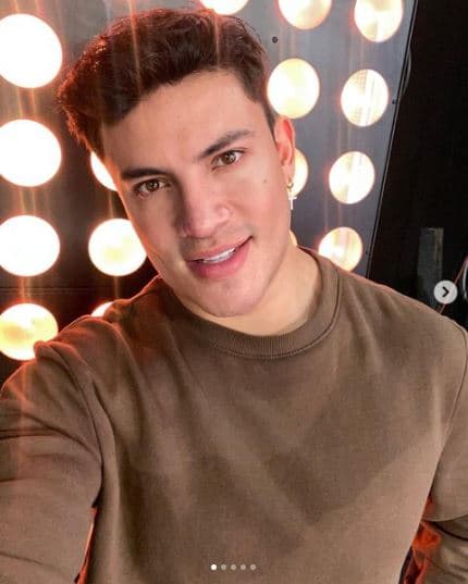 En Instagram lo conocen con el apodo de 'Vico' y gracias a sus años en el mundo de la belleza hoy en día tiene su propia línea de maquillaje y 'skin care': Víctor Guadarrama Beauty. 
<br>
<br>Con dicha marca ha hecho colaboraciones con Ximena Navarreta, Manelyk y Marisol González.