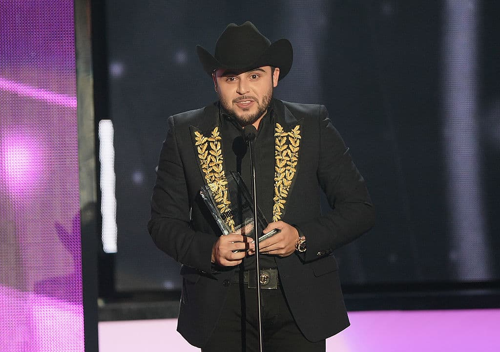 Gerardo Ortiz paga fianza tras ser detenido en México por apología del delito en un video musical