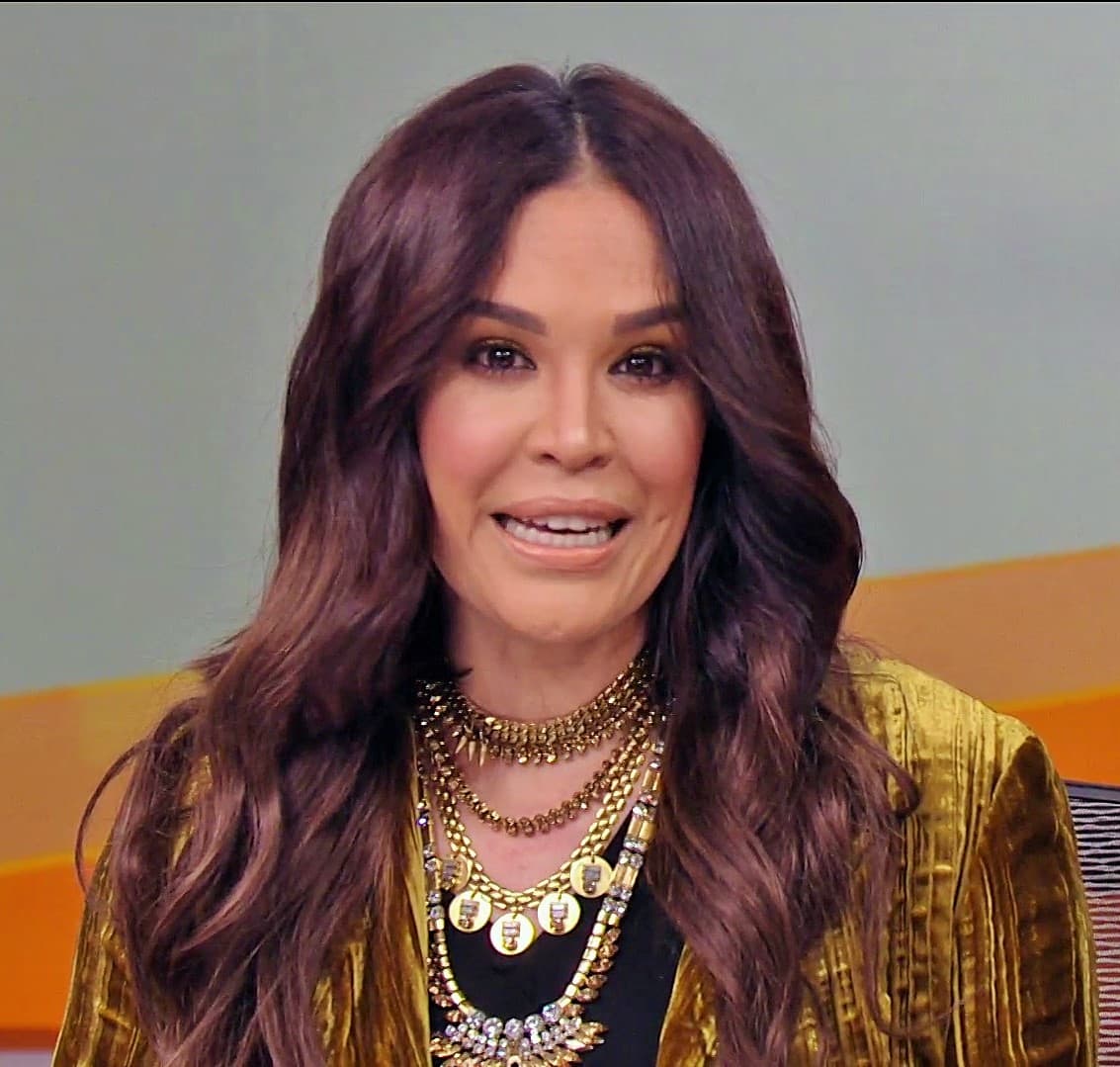 "Viernes de soltarnos el pelo. Y a mí que me creció de un día para otro", señaló Karla junto a la publicación en Instagram.