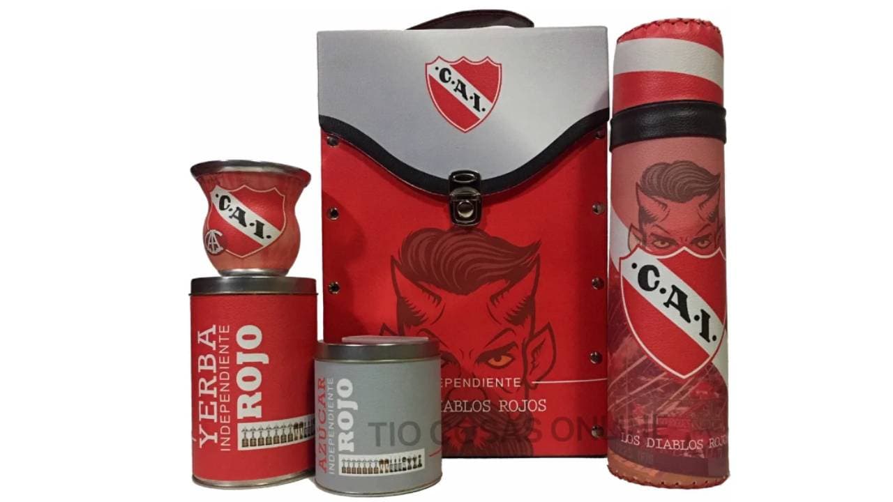 El kit de los Diablos Rojos de Independiente. Imperdiablo si eres diablo y te gusta el mate.