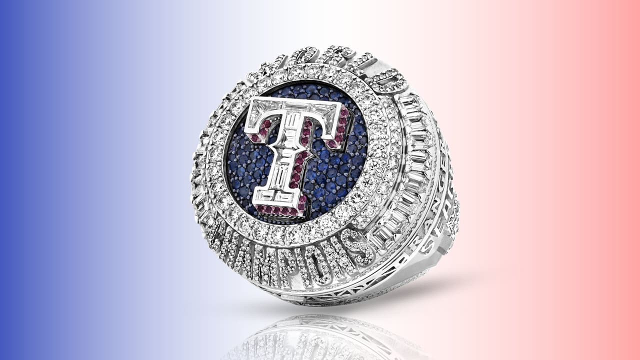 Serie Mundial 2023: Explora los anillos de los Texas Rangers con zafiros y diamantes grabados.