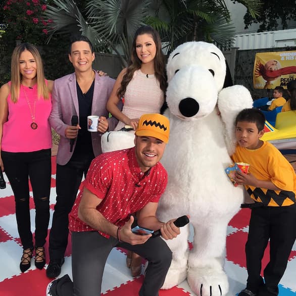 Qué visita más divertida. ¡Nos acompañan Snoopy y sus amigos!