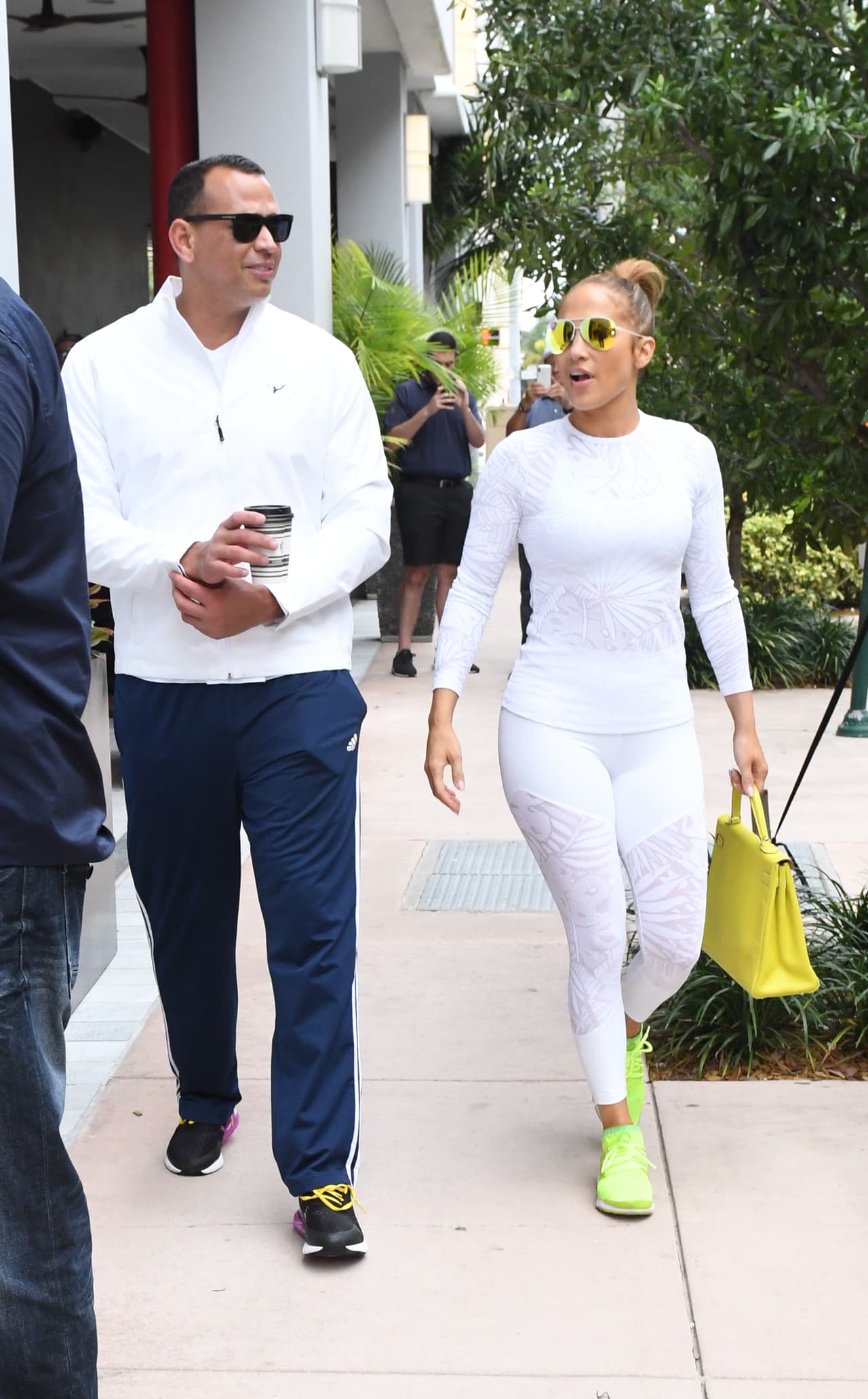 "¿Cómo haces un 'bootcamp' competitivo? Haz que llueva dinero", publicó junto a un vídeo del evento.