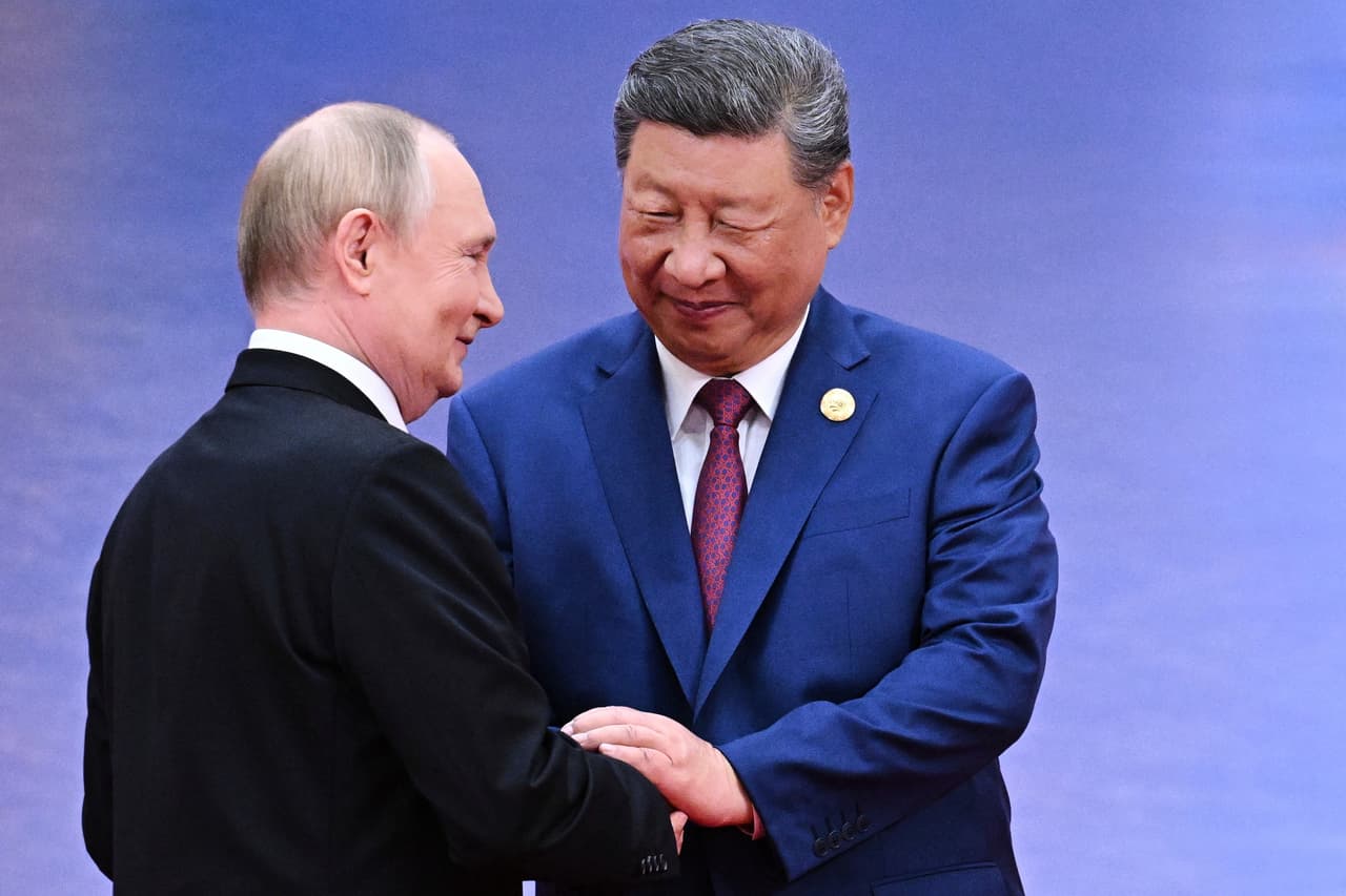 Putin llega a China en una vistia que promete reafirmar los lazos con Rusia