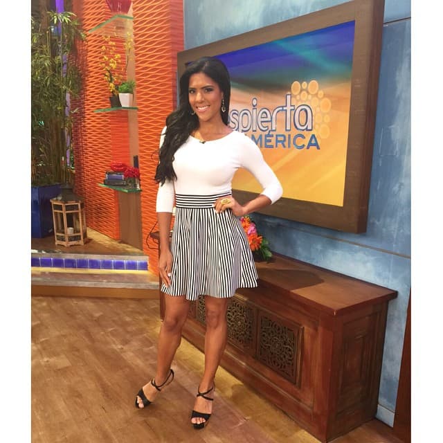 Francisca Lachapel se coronó como Nuestra Belleza Latina en el 2015, a partir de entonces ha forjado una bonita carrera en la conducción y aquí la vemos posando ante las cámaras de Despierta América en los primeros meses como presentadora.