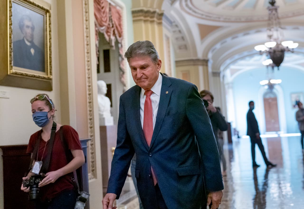 El sorpresivo cambio de opinión del senador Manchin pone contra las cuerdas al ambicioso plan social de Biden