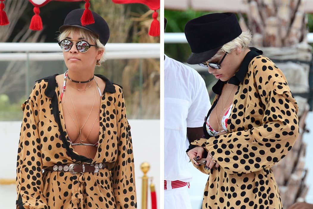 Rita Ora nos dejó con la boca abierta, cuando apareció con este salvaje escote que escondía una gran sorpresa.