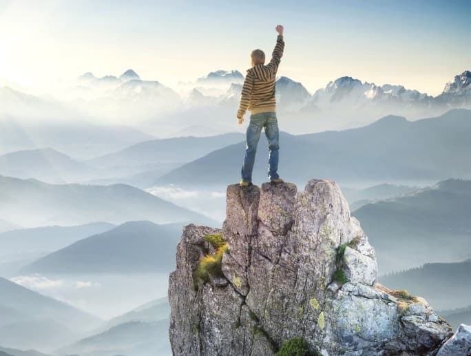 Tu manera de ver la realidad y la forma cómo la enfrentes te catapultará a la cima, no habrá obstáculos para ti.