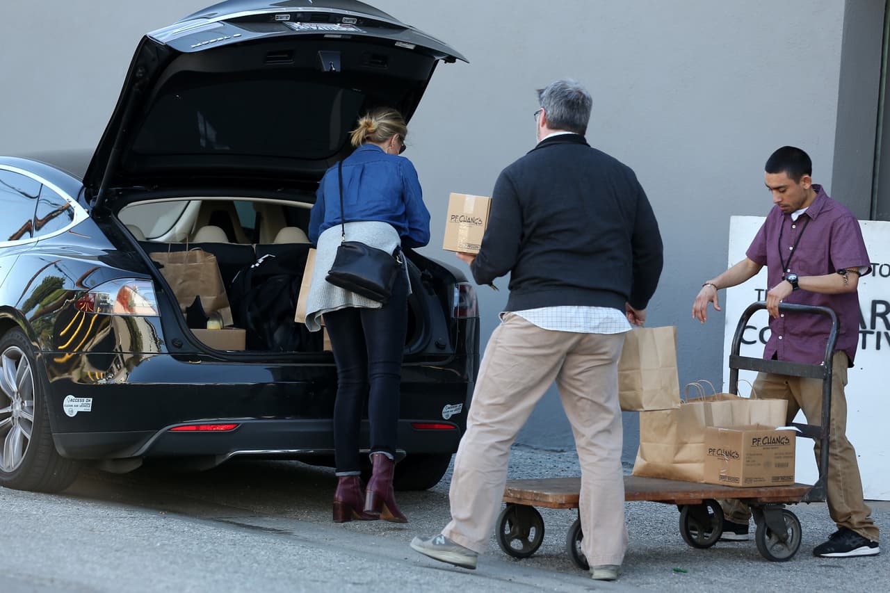 Dio la espalda a los paparazzi.