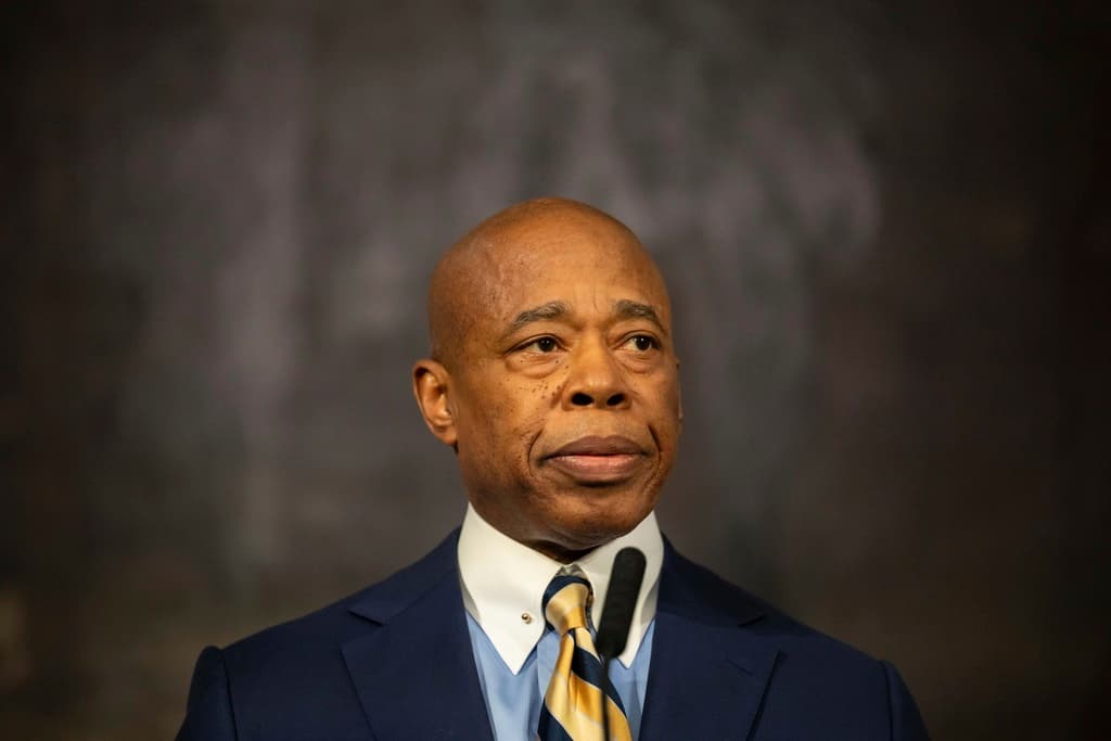 Fiscales de Manhattan y DC renuncian tras orden del gobierno de Trump de abandonar caso contra el alcalde de NYC, Eric Adams