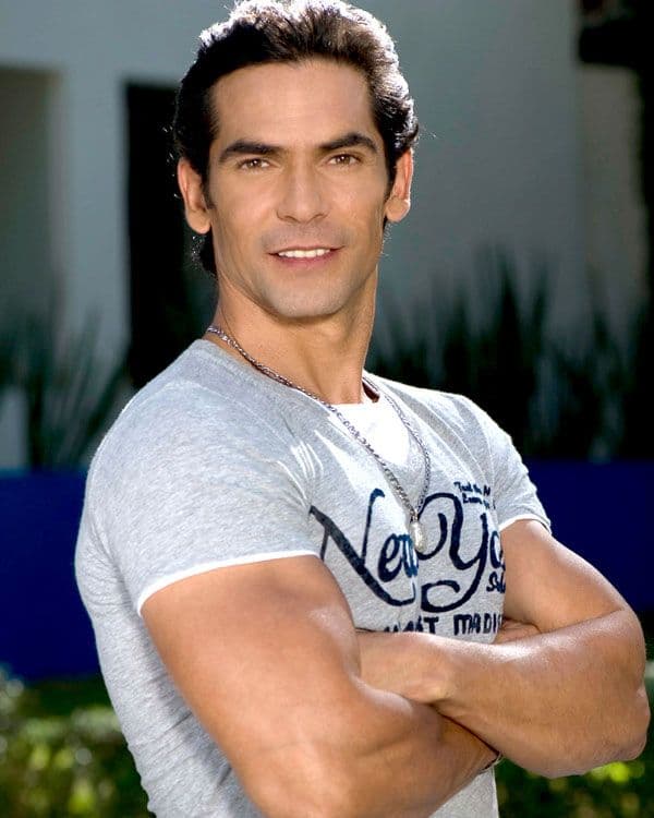 ‘Brandon’, interpretado por Armando Araiza, tendrá sus amoríos con el personaje de Altair Jarabo.