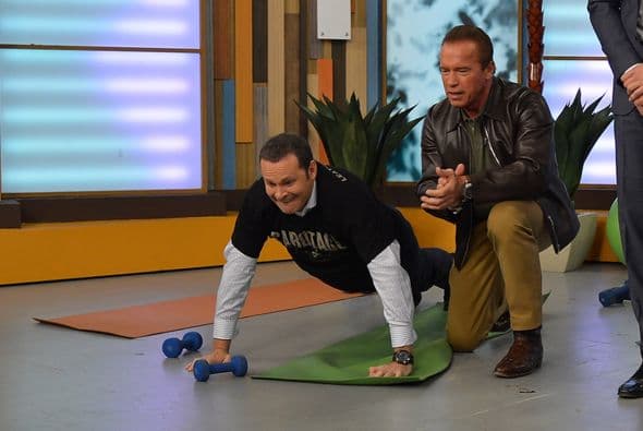 Arnold Schwarzenegger y Joe Manganiello en Despierta