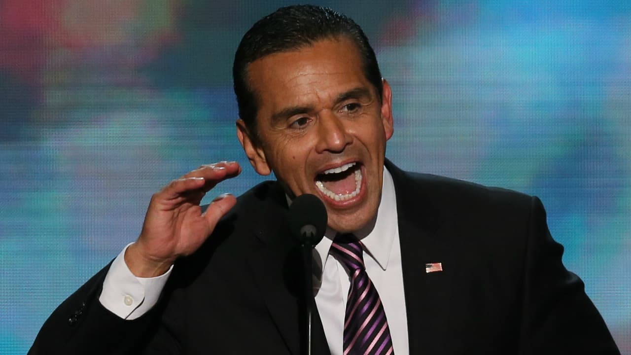 “Cuando no votamos hay demagogos como Trump que tratan de aprovecharse de nuestra comunidad”: Villaraigosa, exalcalde de Los Ángeles