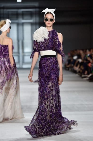 Los errores de Giambattista Valli estuvieron al borde de ser rescatables, pero no lo pudo lograr. ¡Suerte para el próximo año!