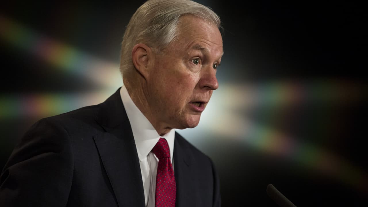"No vengan": la advertencia de Sessions a quienes busquen entrar ilegalmente a EEUU