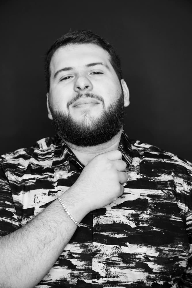 Antes del 2016 se dedicaba a cortar y podar árboles en 
<b>Ontario</b>, California.