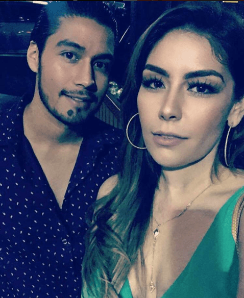 Por supuesto, la carismática Evelyn no se queda atrás y ella también comparte orgullosa imágenes de su guapo hermano.