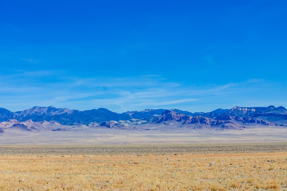 Inclusive hay quienes creen que es en el Área 52 donde supuestamente están almacenados los restos de la tan famosa nave espacial que en teoría se estrelló hace décadas en Roswell, Nuevo México - otra gran leyenda sobre la existencia de ovnis.