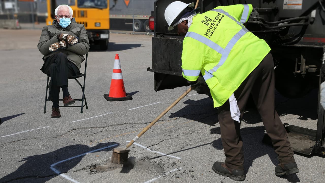 El Departamento de Obras Públicas de Houston quiso bromear en redes sociales con el meme del senador 
<a href="https://www.univision.com/temas/bernie-sanders">Bernie Sanders</a>.