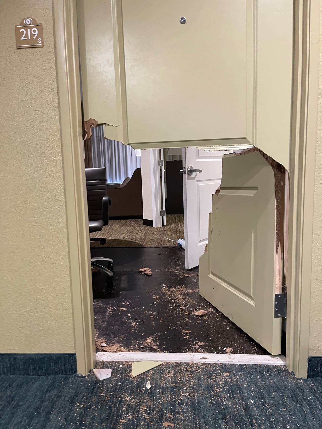 De acuerdo con autoridades, tras el incidente de vandalismo, ahora hay patrullas de seguridad en la zona.