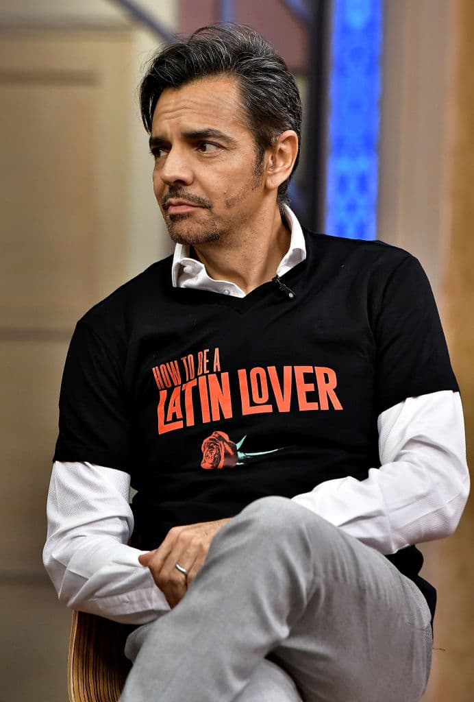 "Somos muy amigos. 
<b><a href="https://www.univision.com/famosos/llevo-buena-relacion-con-eugenio-esposo-de-victoria-ruffo-reacciona-al-meme-que-le-hizo-derbez-fotos" target="_blank">Nos llevamos muy bien</a></b>", confesó la madre de Aislinn a la revista TVyNovelas en mayo de 2020.
<br>