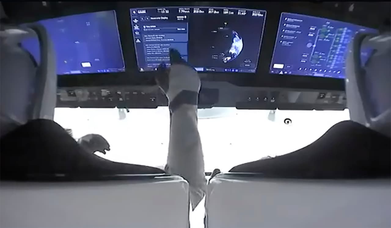 Una imagen de la cabina del SpaceX Crew Dragon, momentos previos al despegue.