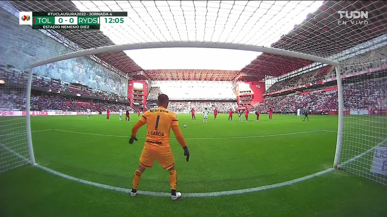 ¡GOOOL! Maximiliano Meza anota para Monterrey.