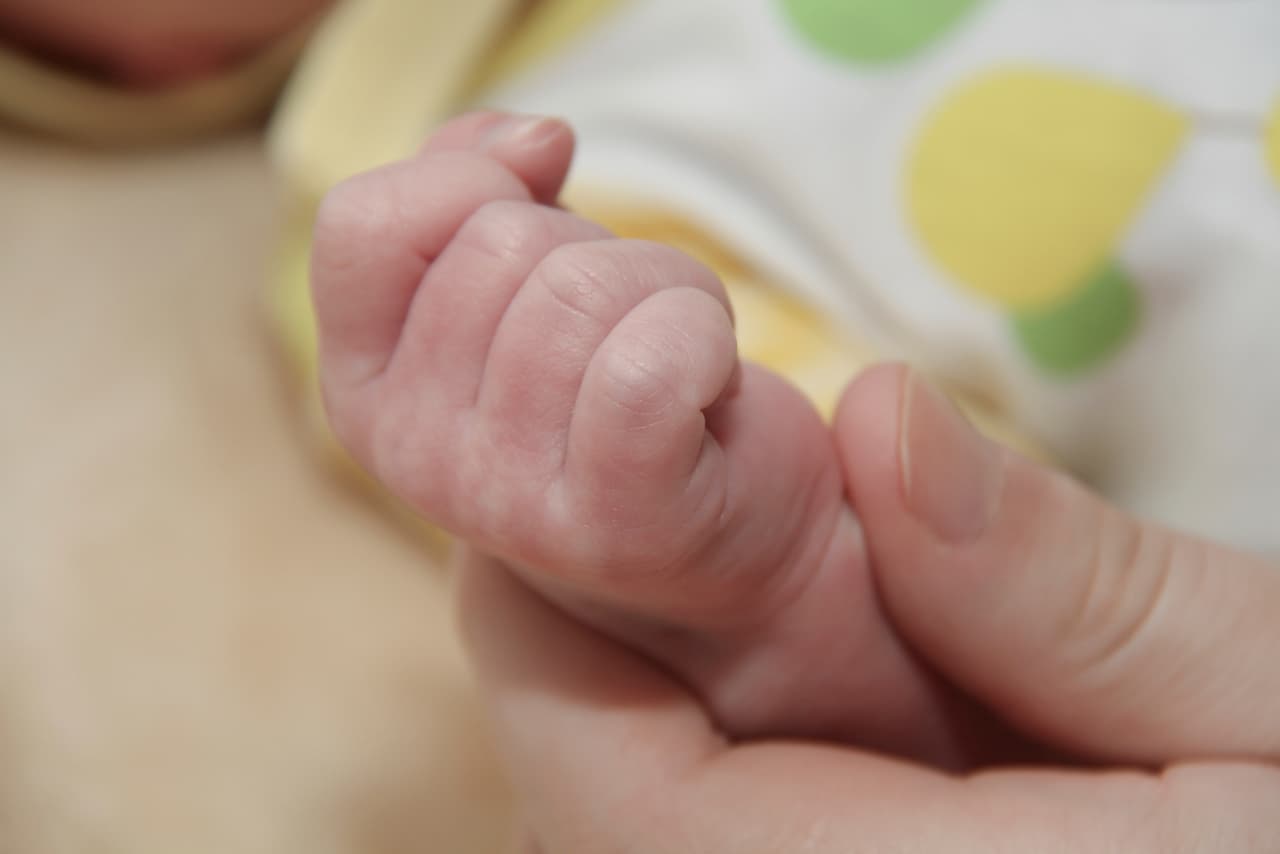 Niño de 6 años mató a golpes a su hermanita recién nacida, la madre fue arrestada