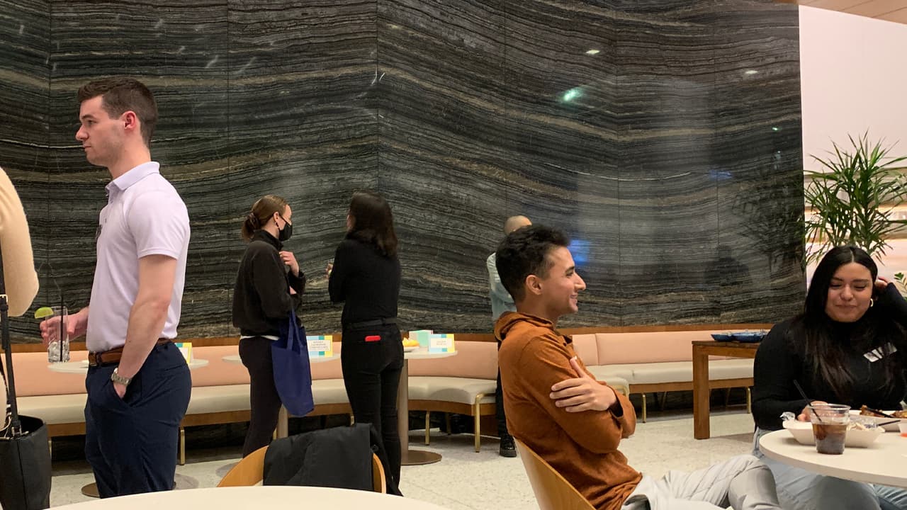 El Campeonato Colegial Masculino de la NCAA es un torneo de baloncesto universitario que se disputa cada primavera en los Estados Unidos, en el que participan 68 equipos universitarios.