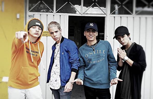 Junto a sus compañeros ha lanzado dos temas: 'Sola' y 'Esta noche'.