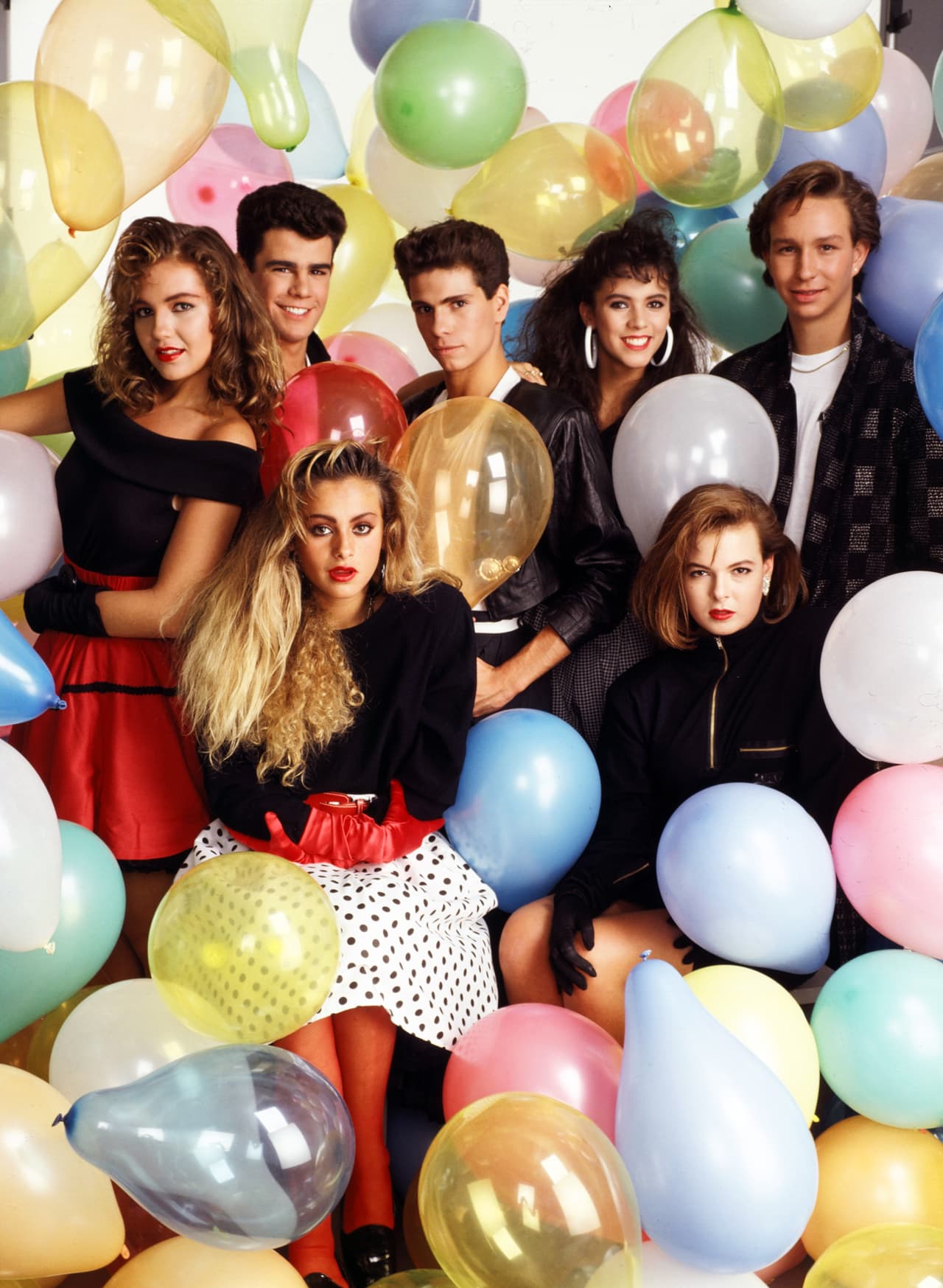 La leyenda de la rivalidad entre las divas tiene sus inicios en la época en las que ambas pertenecían al grupo Timbiriche. De hecho, otra de las exintegrantes de la afamada agrupación, la cantante Edith Márquez, confirmó la rivalidad y contó cómo fue que surgió.