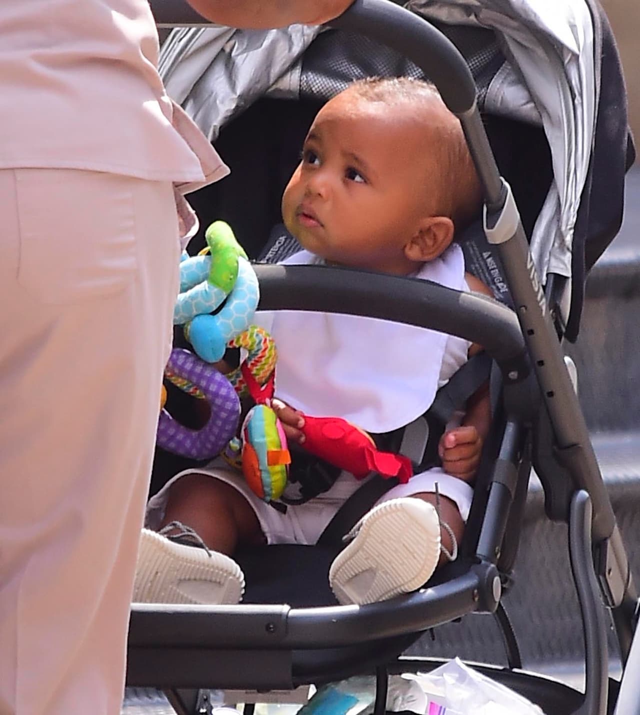 ¿O estaría buscando a mami y papi?