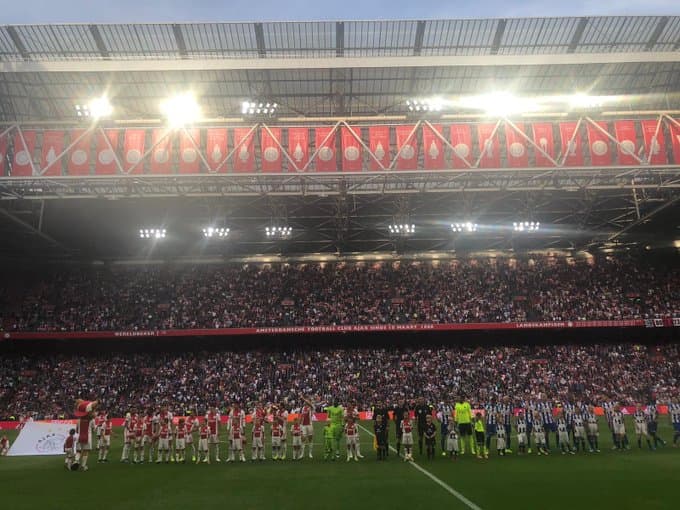 El Ajax mostró su mejor versión para derrotar 4-1 al Heerenveen. Tagliafico en dos ocasiones, Schuurs y Tadic anotaron para los 'ajacied'. Edson Álvarez jugó 80 minutos.