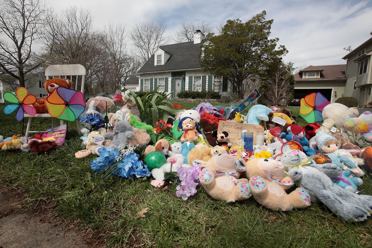 Los pobladores de esta comunidad al noroeste de Chicago conocieron por primera vez el nombre de AJ cuando se dio a conocer que se encontraba desaparecido.