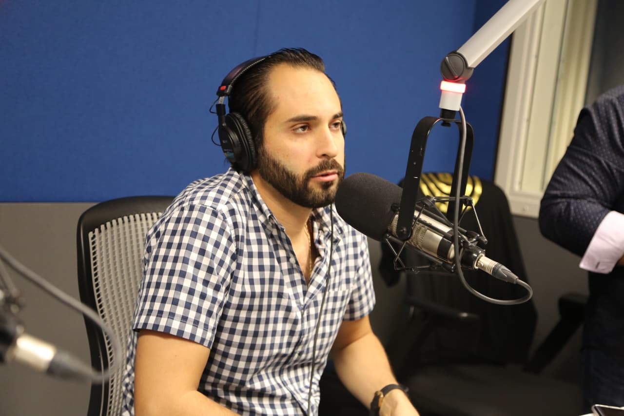 Los tres locutores se fueron a las calles de Dallas y tuvieron la oportunidad de conocer algunos de sus seguidores.