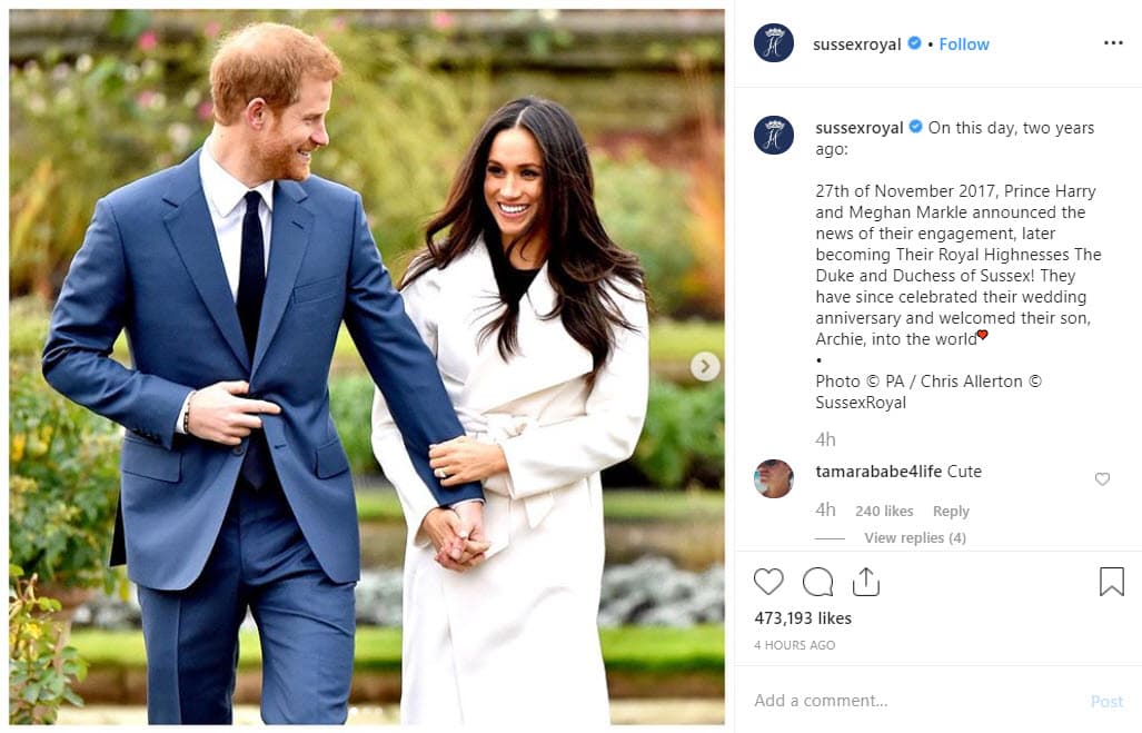 Este 27 de noviembre decidieron compartir con sus seguidores de 
<a href="https://www.instagram.com/p/B5X7Wmtl8lX/" target="_blank">Instagram</a> tres fotografías para recordar su segundo aniversario de compromiso, las cuales cuentan su historia de amor.
<br>