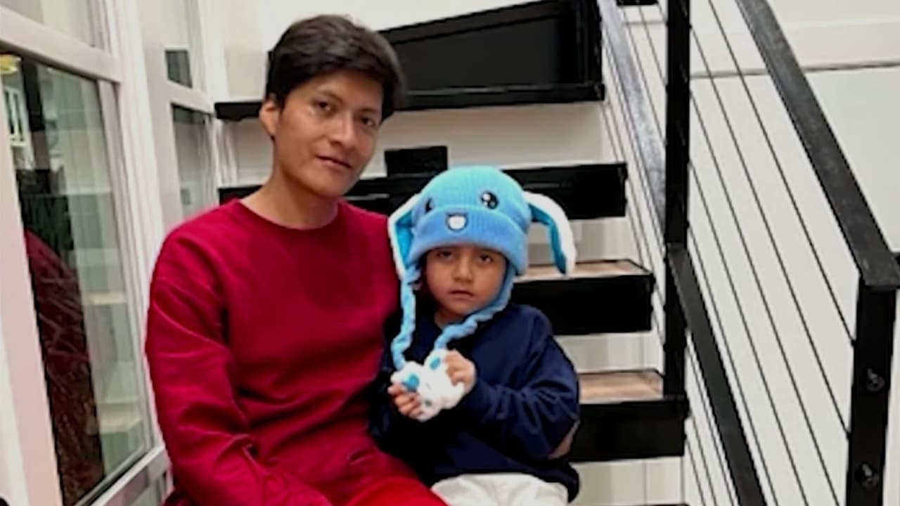 El pequeño Liam Conejo y su padre fueron liberados del Centro de Detención en Dilley, Texas