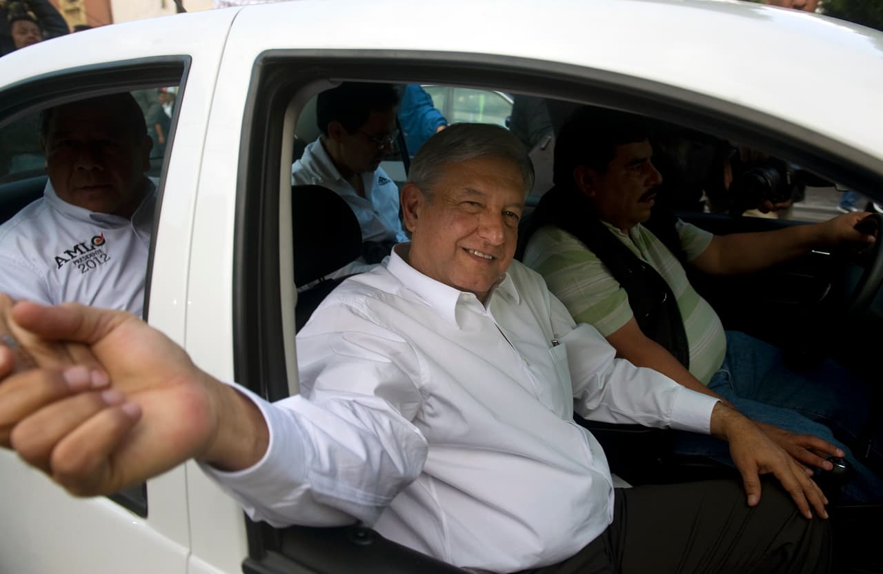Desde 2012, en la anterior campaña presidencial al gobierno de México, López Obrador ya
<b>se dejaba ver en este Volkswagen Clásico</b>.