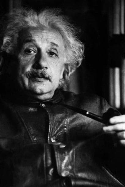 El genio Albert Einstein no solo dio origen a la teoría de la relatividad, sino que a nuestros días, ha generado millones. El científico considerado como el más importante del siglo XX y el más conocido generó $10 millones.