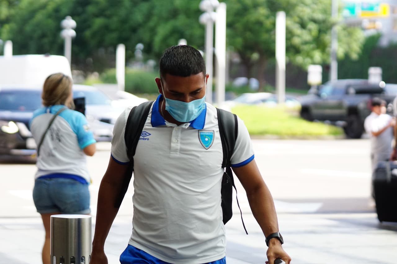 Tras el sorpresivo abandonó de Curazao por contagios de coronavirus, el combinado de Guatemala ya está en Dallas para jugar este domingo ante El Salvador por el Grupo A de la Copa Oro 2021.