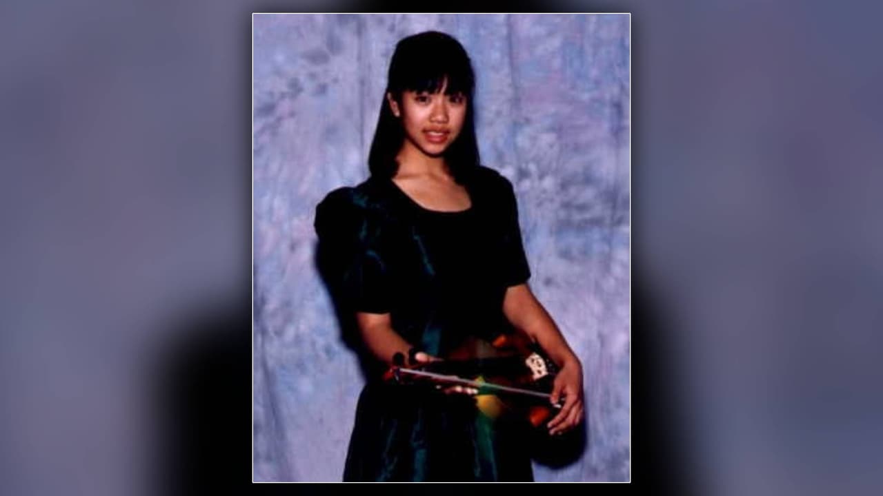 Hace 28 años hallaron a una niña apuñalada dentro de su casa; ahora su familia ofrece $200,000 para dar con el asesino