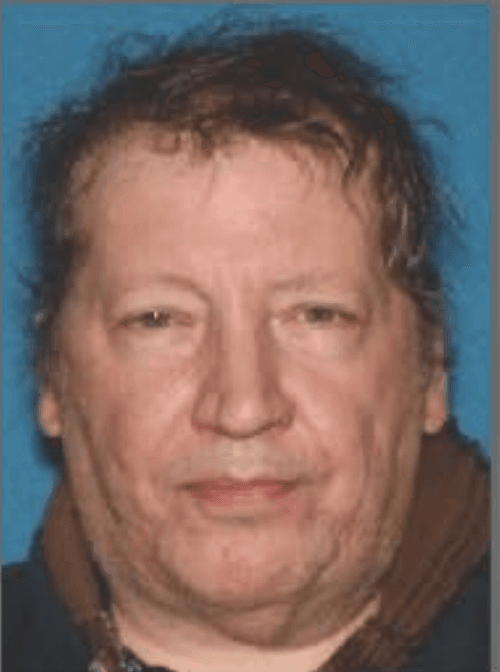 <h3 class="cms-H3-H3">James Camille</h3>
<br>
<br>Si bien no se sabe su profesión, este hombre de 
<a href="https://www.univision.com/temas/adultos-mayores">65 años</a> fue arrestado el pasado 30 de junio en Cherry Hill, Nueva Jersey al ser acusado de 
<b>poseer material de abuso sexual infantil. </b>