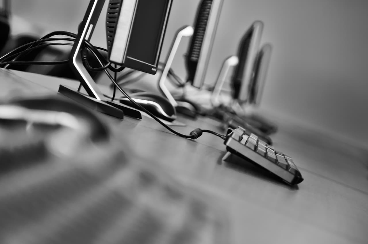 <h3 class="cms-H3-H3">Ayuda Técnica </h3>
<br>El personal de la biblioteca puede ayudarle a solucionar problemas con ordenadores y otras tecnologías, explorar aplicaciones y dispositivos, utilizar eReaders, encontrar libros electrónicos y navegar por el sitio web y los recursos digitales de Hillsborough County Public Library Cooperative (HCPLC). Limitados a las primeras 10 personas. 
<br>
<br>Martes, 14 de noviembre, 2023, 10:30am-11:30am; jueves, 16 de noviembre, 2023, 4:00pm-5:00pm; martes, 21 de noviembre, 2023, 10:30am-11:30am; martes 28 de noviembre, 2023, 10:30am-11:30am 
<br>
<br>Ruskin Branch Library: 
<br>26 Dickman Drive SE, Ruskin, FL 
<br>
<br>Gratis