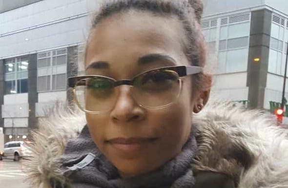 Para Kiana Robinson, estudiante de un colegio comunitario en Chicago, Obama tuvo su propio estilo. "Fue un presidente muy amigable. Trató de mantener buenas relaciones con otros países y que vieran a Estados Unidos fuerte. Trató de hacer mucho por la comunidad y por el país. Le pongo un ocho de calificación porque le faltaron cosas por hacer".