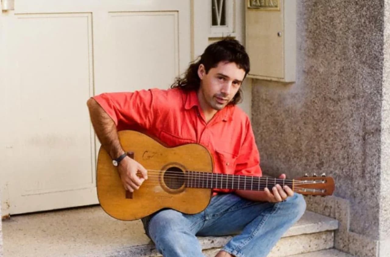 Conoce a Juan Wauters, el artista de Queens que hace vibrar el sonido de Latinoamérica