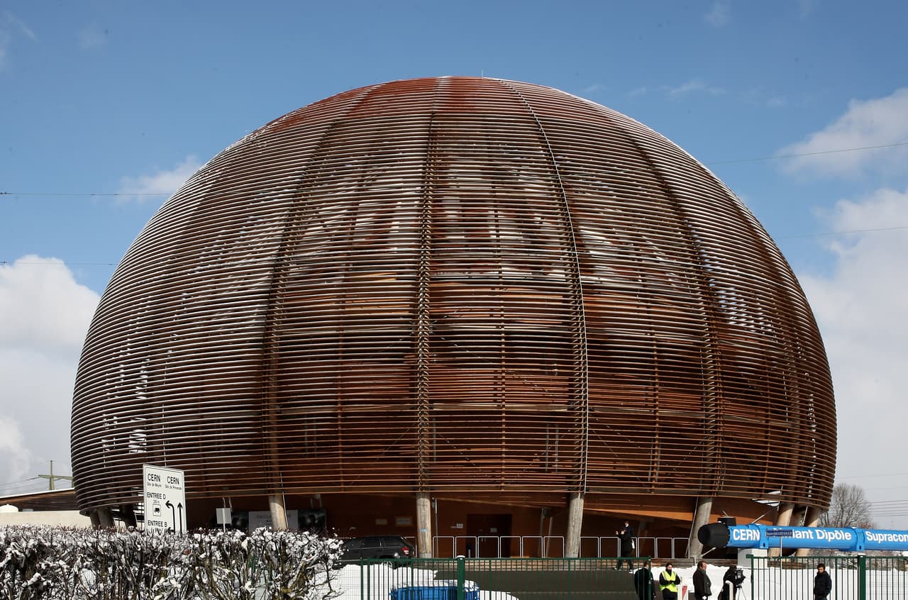 Está relacionada con la Organización Europea para la Investigación Nuclear (CERN).